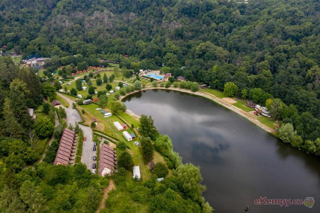 Camp Bítov - Vranovská přehrada 5L Bungalovy a pláž